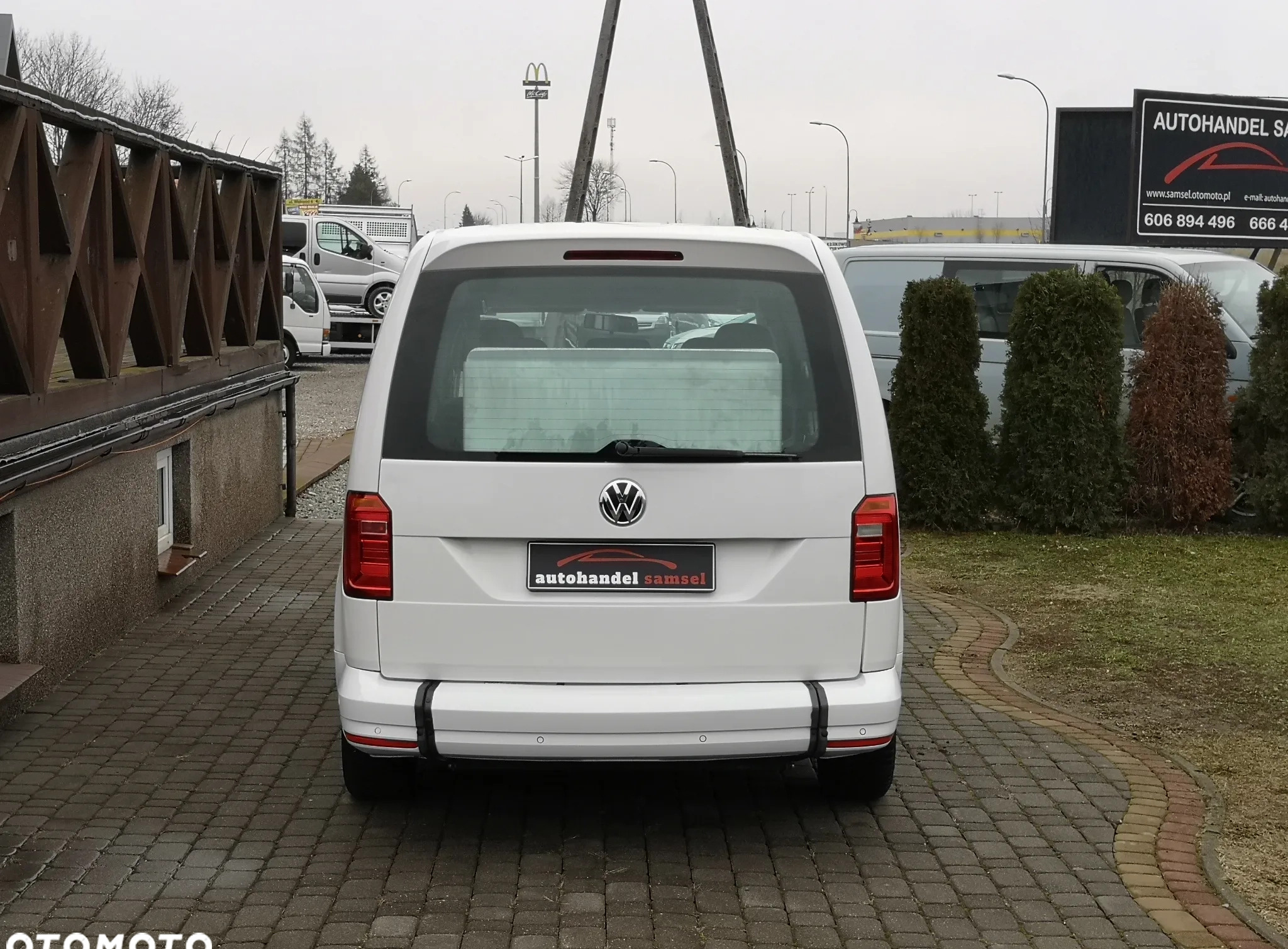 Volkswagen Caddy cena 41900 przebieg: 387669, rok produkcji 2015 z Zakroczym małe 211